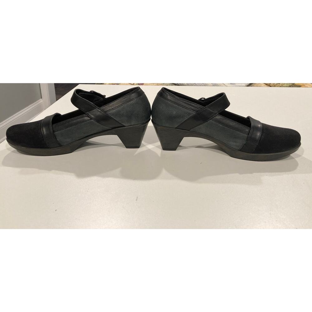 Naot Sz 41 Leather Mary Jane Pumps Block Heels Black Gray Elegant Comfort